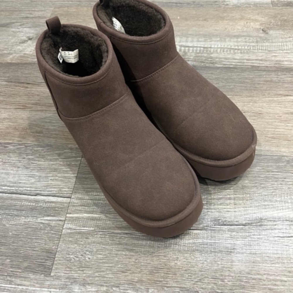 AE Brown Fur Boots - Picture 3 of 5